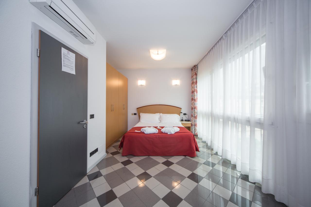 Piazzi House Aparthotel Sondrio Exterior foto