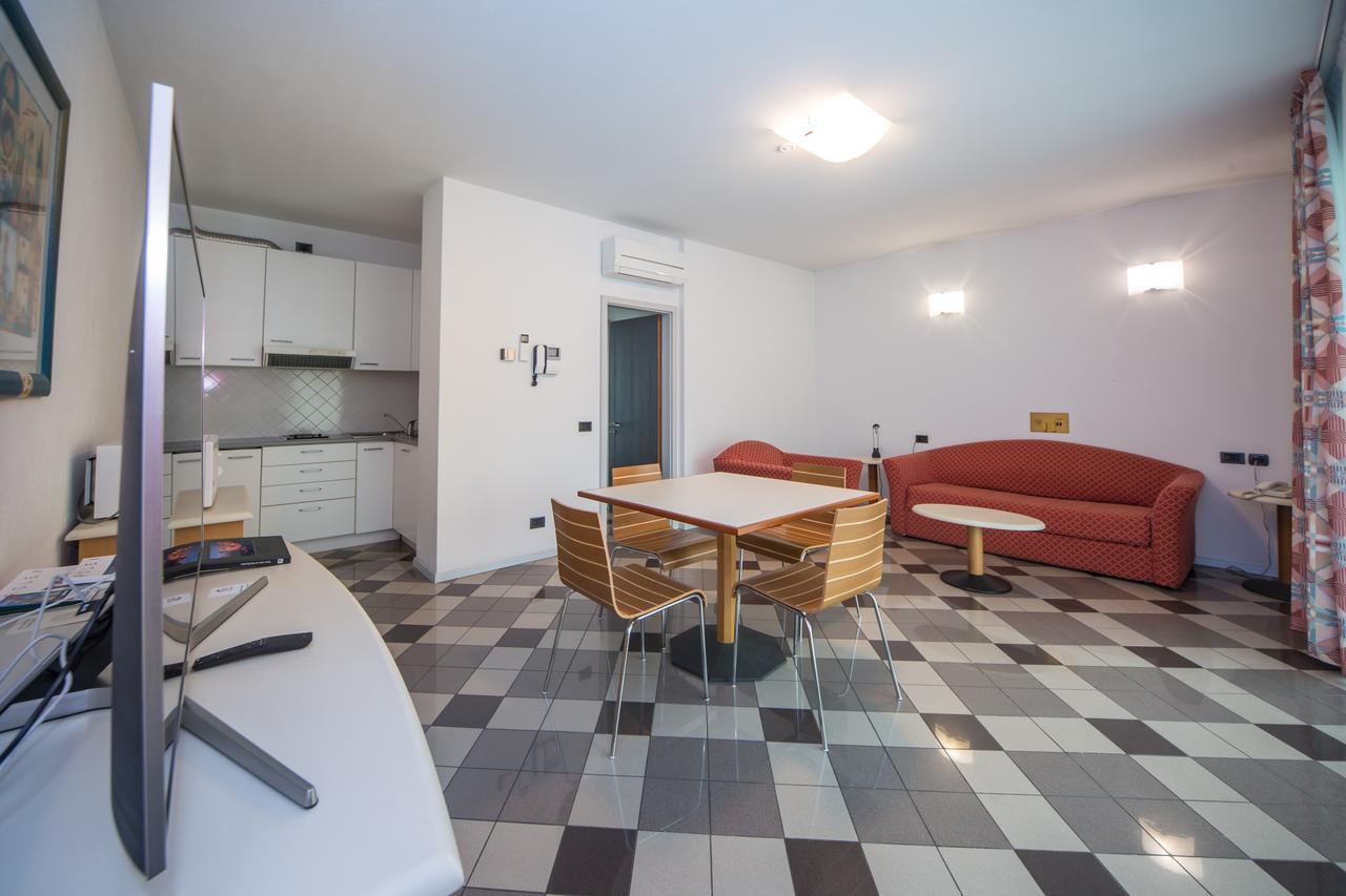 Piazzi House Aparthotel Sondrio Exterior foto