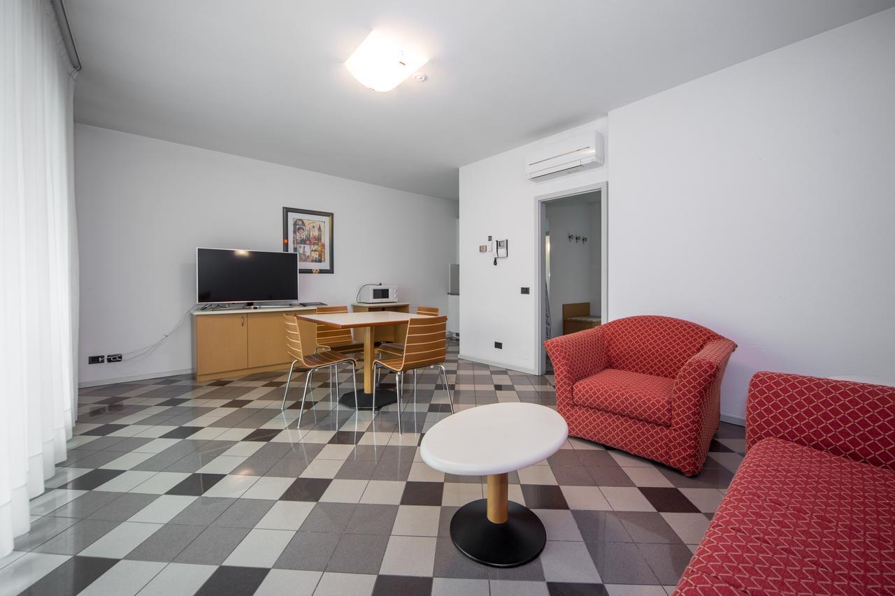Piazzi House Aparthotel Sondrio Exterior foto