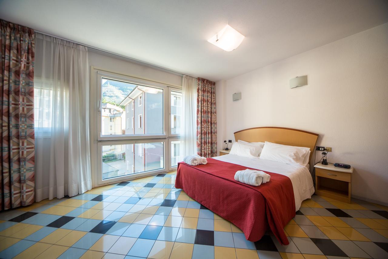 Piazzi House Aparthotel Sondrio Exterior foto