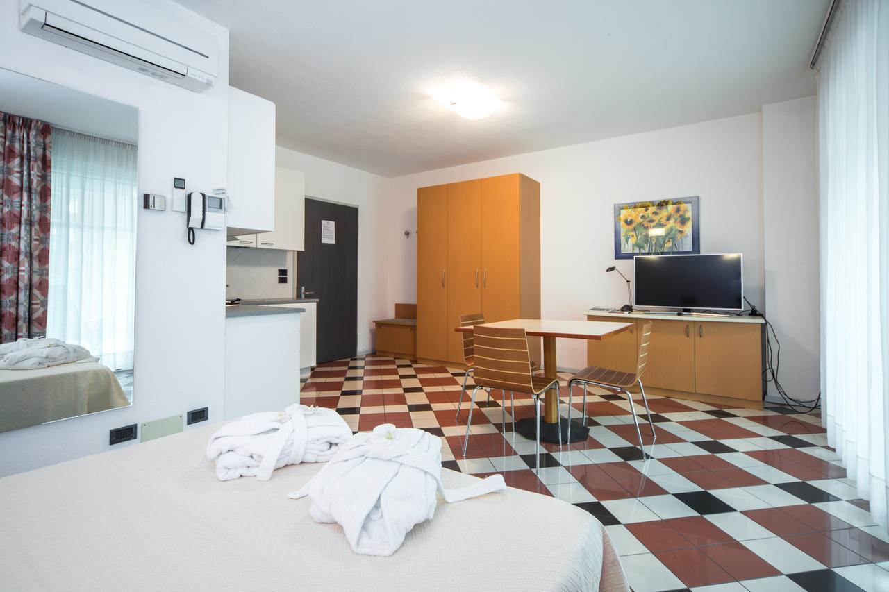 Piazzi House Aparthotel Sondrio Exterior foto