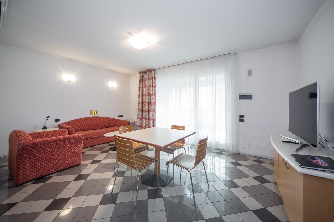 Piazzi House Aparthotel Sondrio Exterior foto