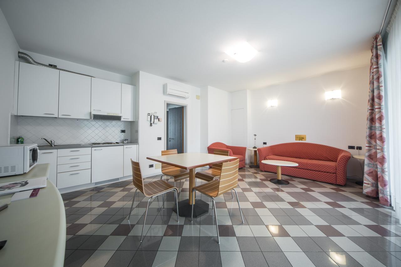 Piazzi House Aparthotel Sondrio Exterior foto